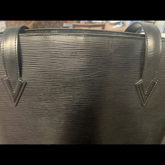 Louis Vuitton Noir Epi Lussac - Picture 3 of 10